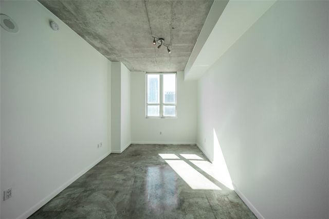 234 NE 3rd Street 2007, Miami, FL 33132