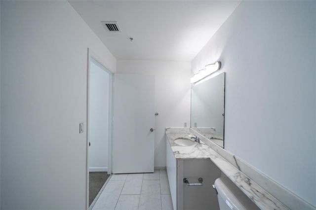 234 NE 3rd Street 2007, Miami, FL 33132