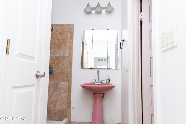 478 W Noon Street, Nogales, AZ 85621