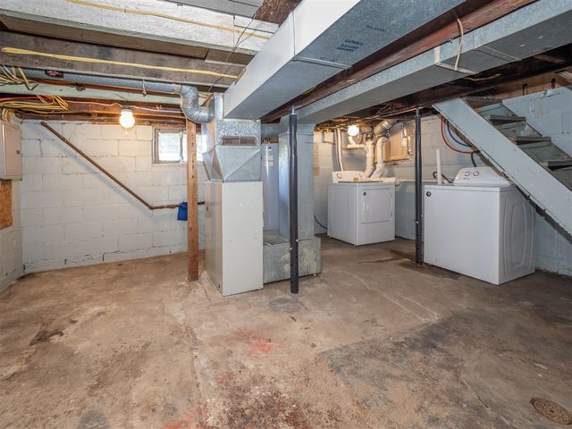 2206 Clarence Drive, Portage, MI 49002