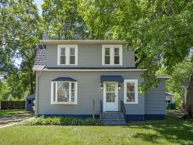 2206 Clarence Drive, Portage, MI 49002