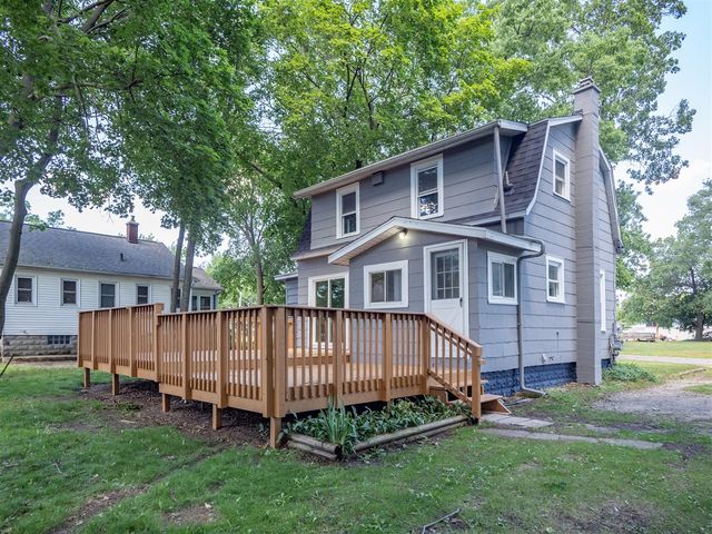 2206 Clarence Drive, Portage, MI 49002