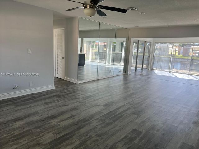 5909 NW 67th Ave, Tamarac, FL 33321