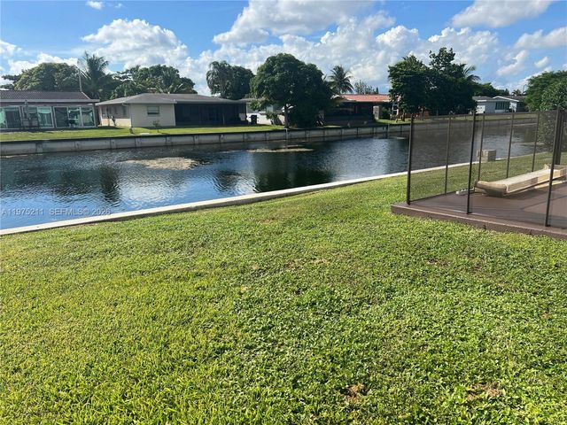 5909 NW 67th Ave, Tamarac, FL 33321