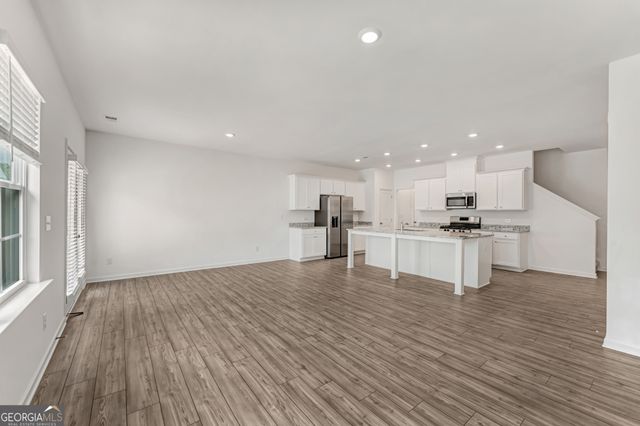 649 Isom Walk, Suwanee, GA 30024