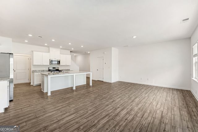 649 Isom Walk, Suwanee, GA 30024