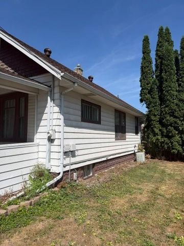 1019 9th Avenue N, Fargo, ND 58102