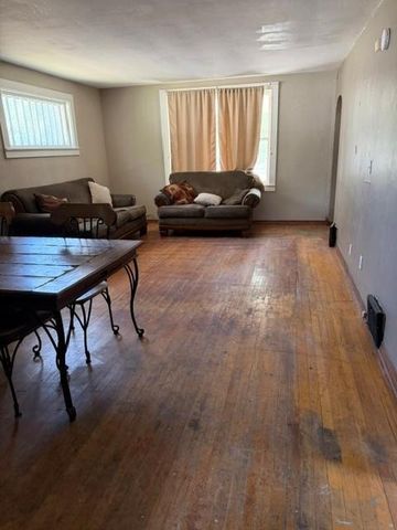 1019 9th Avenue N, Fargo, ND 58102
