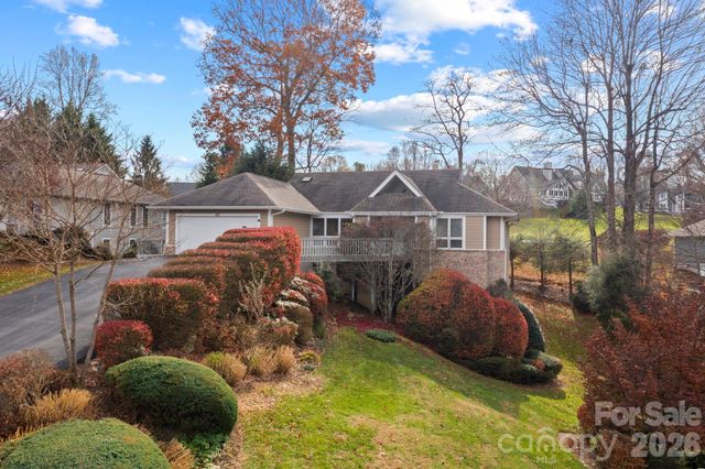 122 Broadmoor Drive, Flat Rock, NC 28731