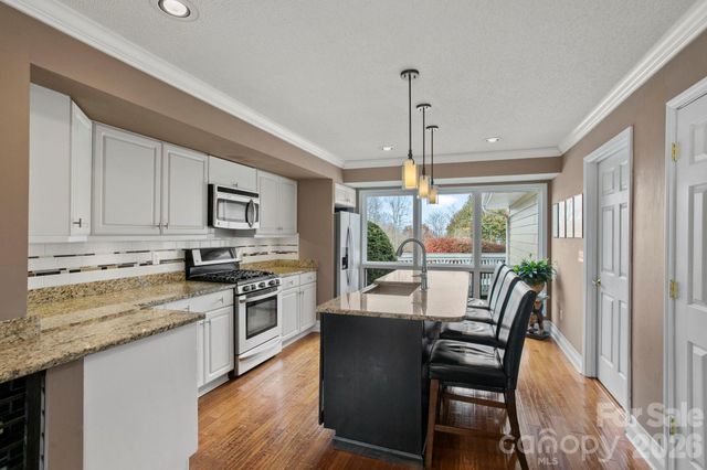 122 Broadmoor Drive, Flat Rock, NC 28731