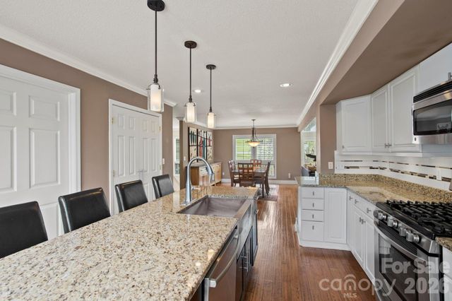 122 Broadmoor Drive, Flat Rock, NC 28731