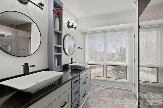 122 Broadmoor Drive, Flat Rock, NC 28731