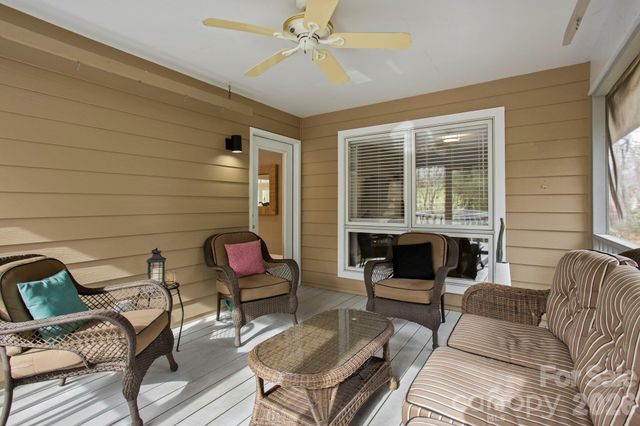 122 Broadmoor Drive, Flat Rock, NC 28731