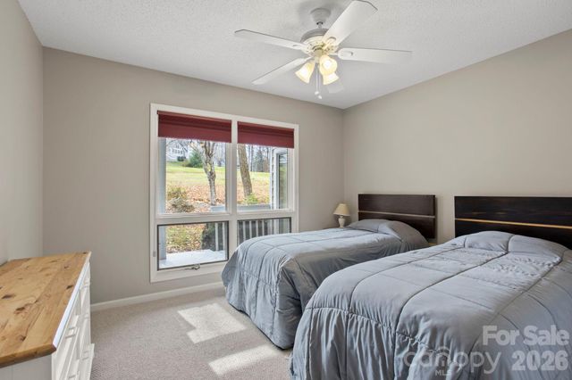 122 Broadmoor Drive, Flat Rock, NC 28731