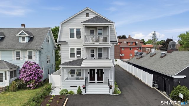 269 Quaker Lane South, West Hartford, CT 06119