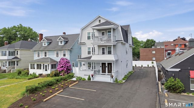 269 Quaker Lane South, West Hartford, CT 06119