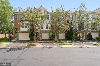 24722 CLOCK TOWER SQ, Aldie, VA 20105