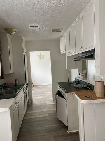 4007 Knotty Oaks Trail, Houston, TX 77045