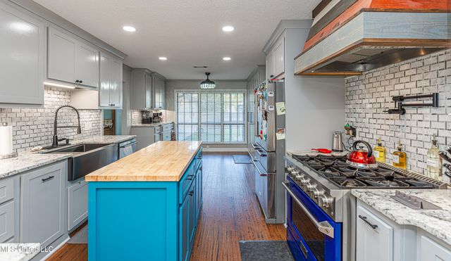 231 Greenfield Place, Brandon, MS 39047