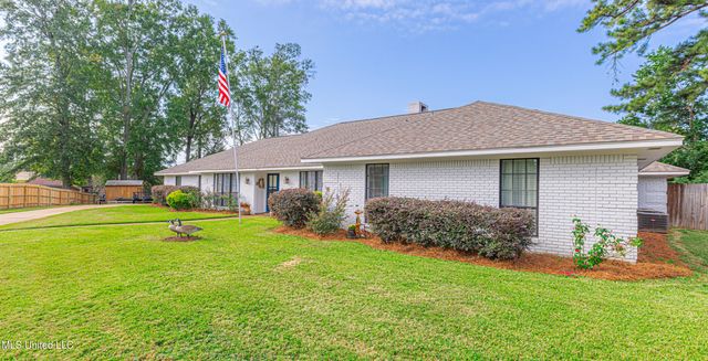 231 Greenfield Place, Brandon, MS 39047