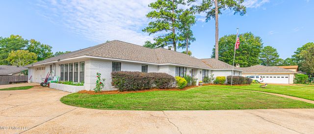 231 Greenfield Place, Brandon, MS 39047