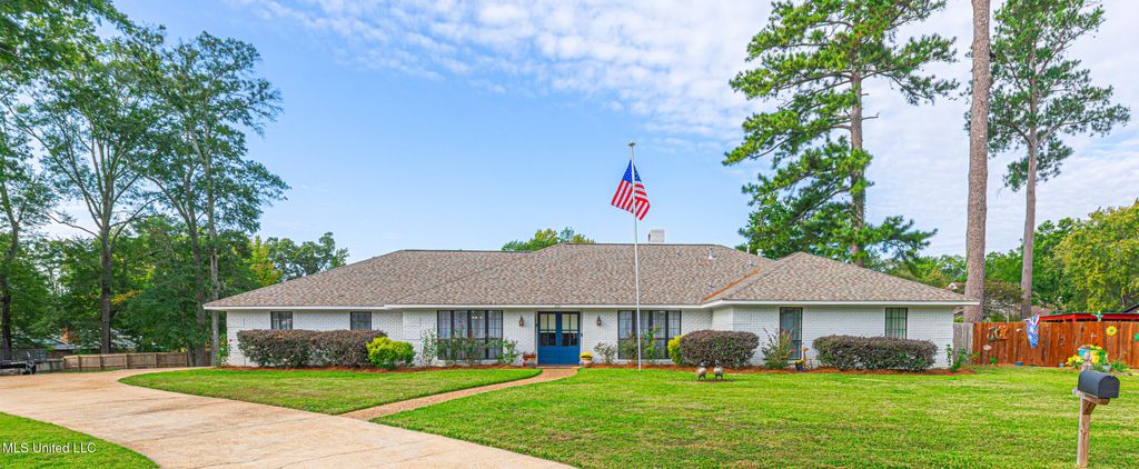 231 Greenfield Place, Brandon, MS 39047