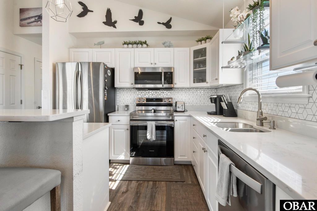 Image 14 of property listing at 3505 Bay Drive Lot 7, Kitty Hawk, NC 27949