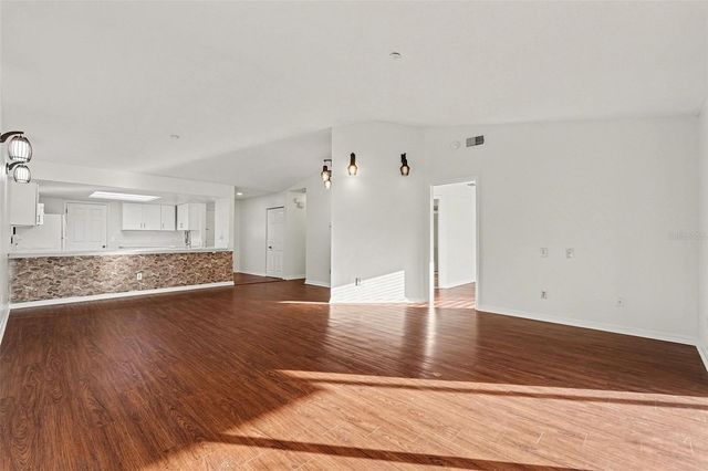 18302 AINTREE COURT, Tampa, FL 33647