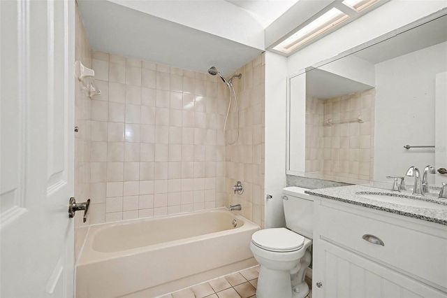 18302 AINTREE COURT, Tampa, FL 33647