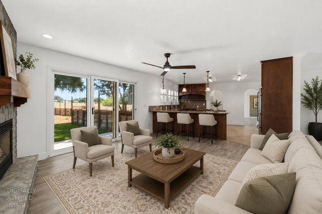 10606 Pioneer Ave, Oakdale, CA 95361