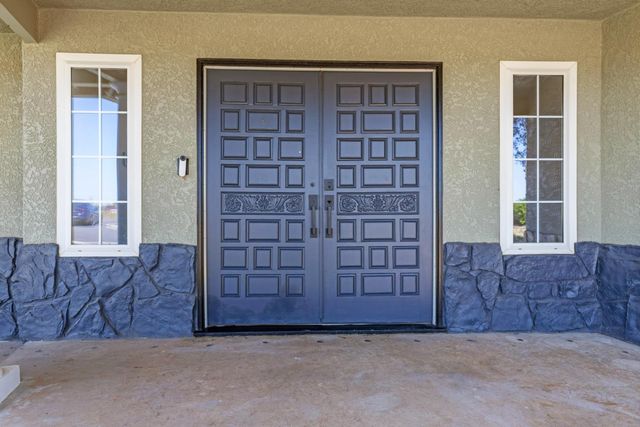 10606 Pioneer Ave, Oakdale, CA 95361