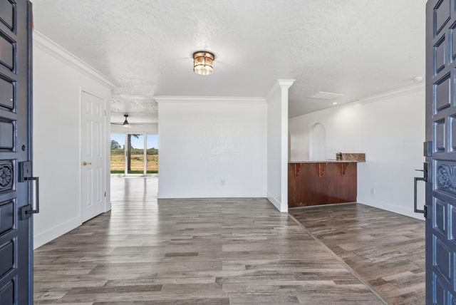 10606 Pioneer Ave, Oakdale, CA 95361