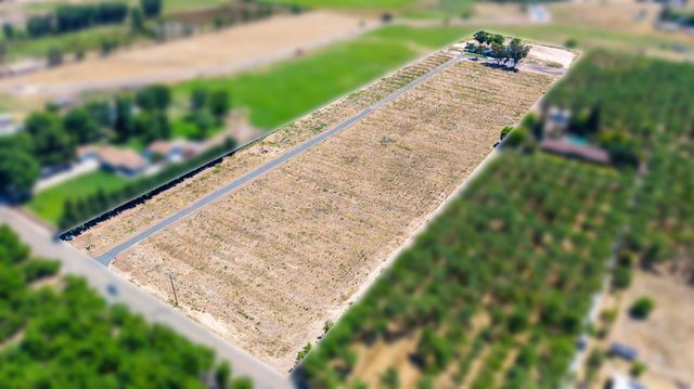 10606 Pioneer Ave, Oakdale, CA 95361