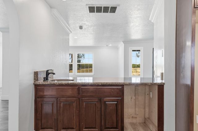 10606 Pioneer Ave, Oakdale, CA 95361