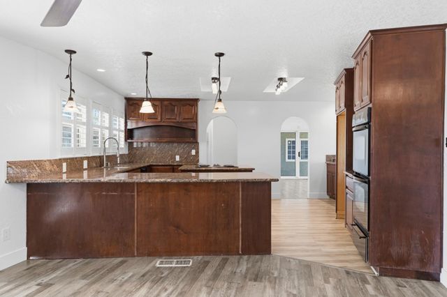 10606 Pioneer Ave, Oakdale, CA 95361