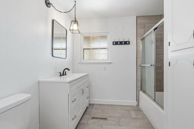 10606 Pioneer Ave, Oakdale, CA 95361