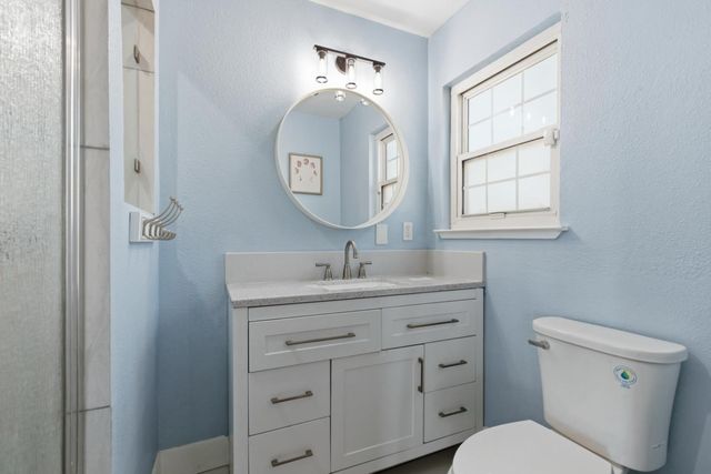 10606 Pioneer Ave, Oakdale, CA 95361