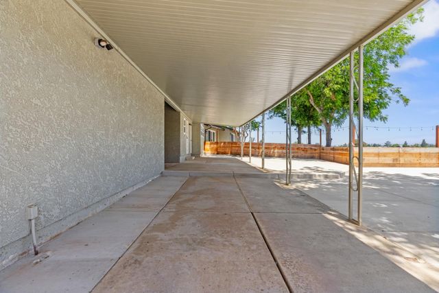 10606 Pioneer Ave, Oakdale, CA 95361