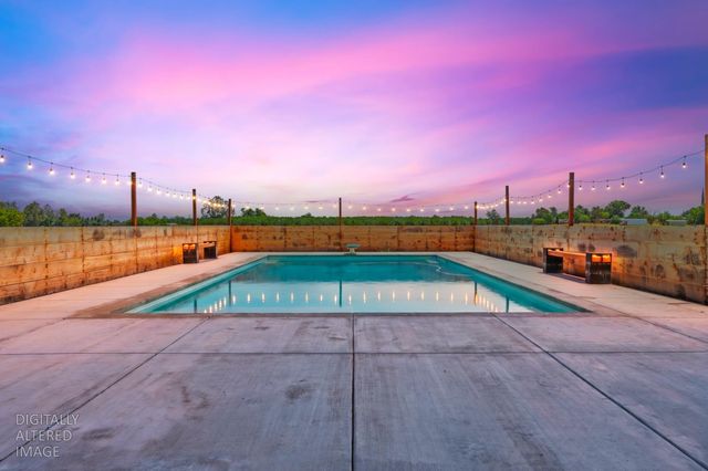 10606 Pioneer Ave, Oakdale, CA 95361