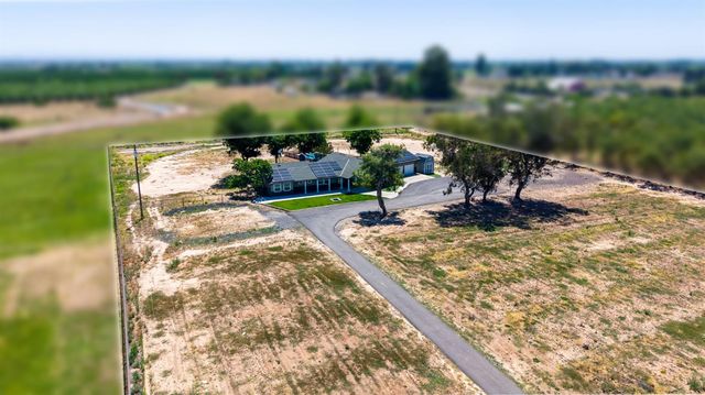 10606 Pioneer Ave, Oakdale, CA 95361