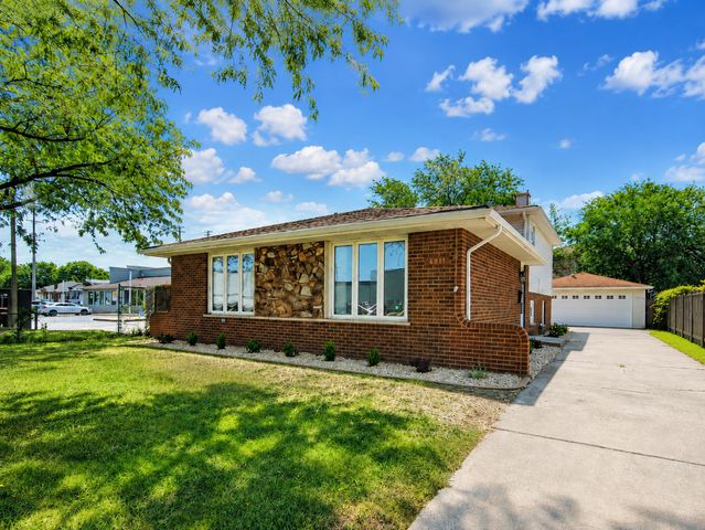 4811 W 121st Place, Alsip, IL 60803