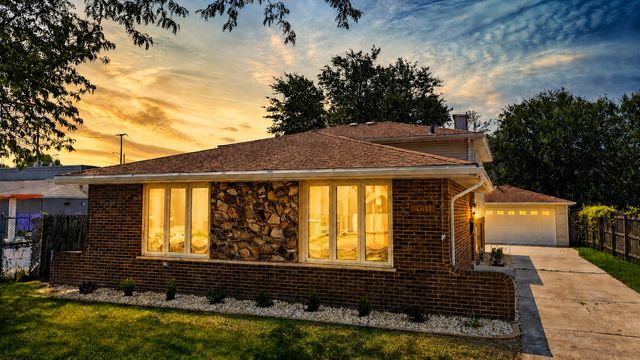 4811 W 121st Place, Alsip, IL 60803