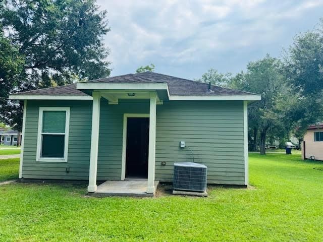 2120 Houston Street, Orange, TX 77630