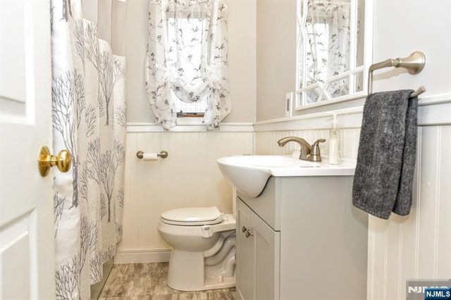 25-30 Morlot Avenue, Fair Lawn, NJ 07410