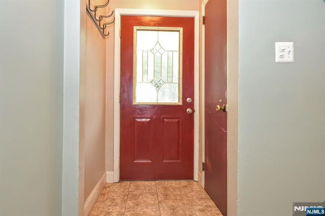 25-30 Morlot Avenue, Fair Lawn, NJ 07410