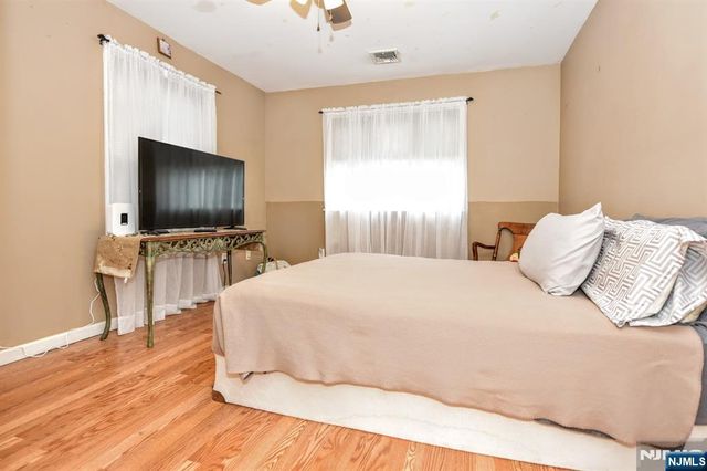 25-30 Morlot Avenue, Fair Lawn, NJ 07410