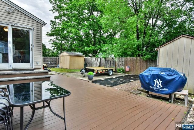 25-30 Morlot Avenue, Fair Lawn, NJ 07410
