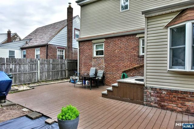 25-30 Morlot Avenue, Fair Lawn, NJ 07410