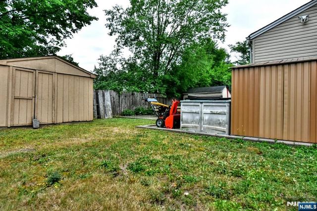25-30 Morlot Avenue, Fair Lawn, NJ 07410