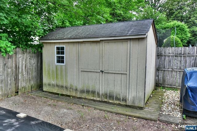 25-30 Morlot Avenue, Fair Lawn, NJ 07410